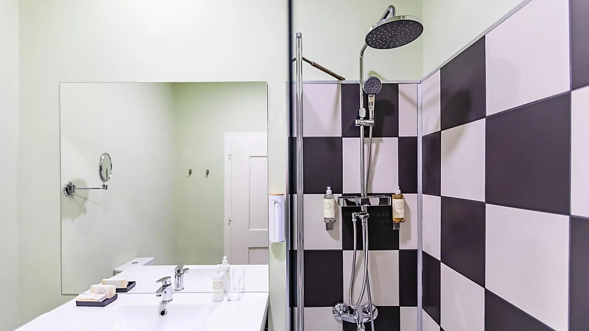 Lr Guest House Lisbon