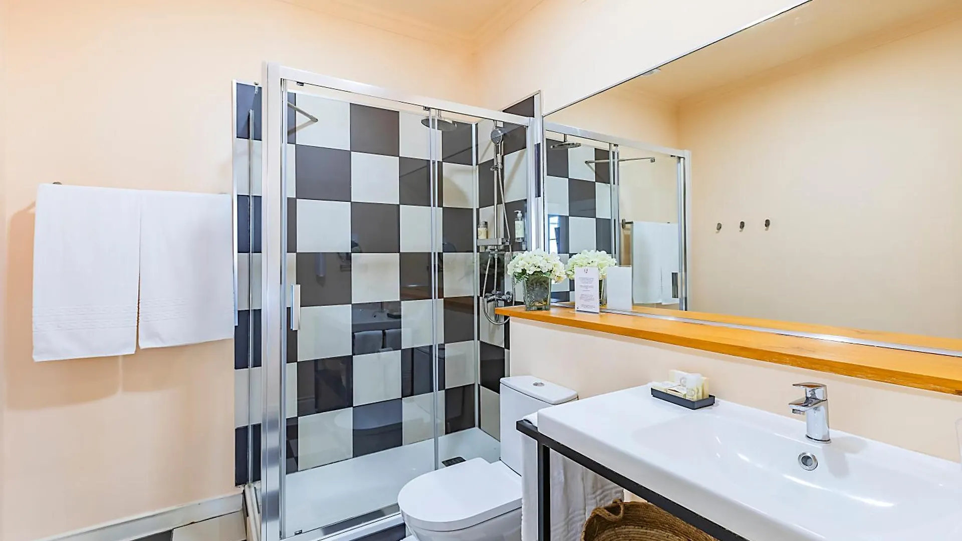 Lr Guest House Lisbon