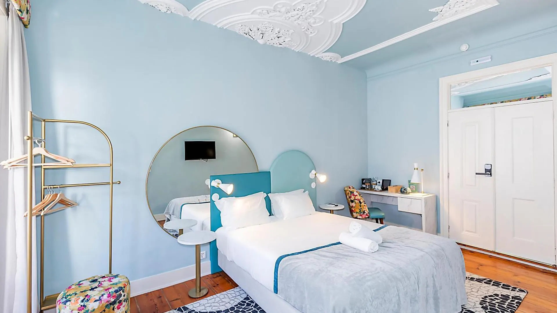 Lr Guest House Lisbon Portugal