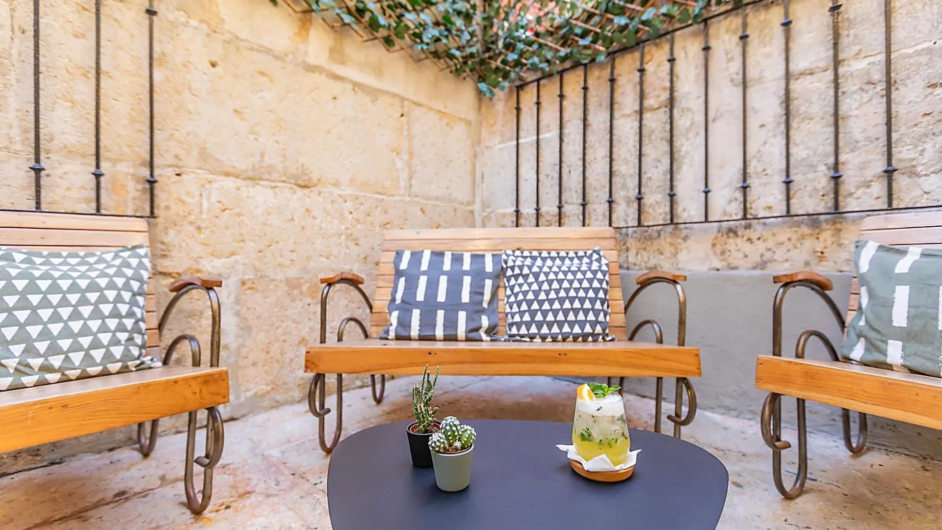 Lr Guest House Lisbon