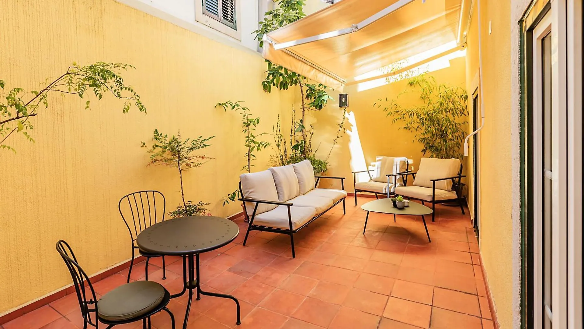 Lr Guest House Lisbon
